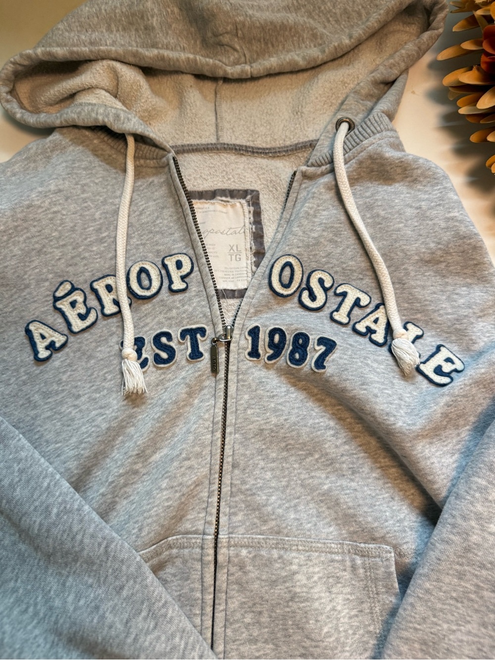 Vtg y2k aero zip up